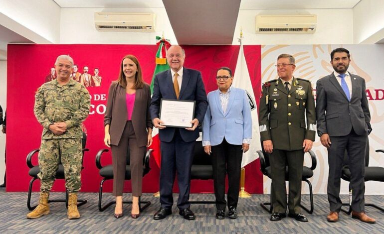 Entregan certificaciones y acreditaciones a centros de evaluación y control de confianza en NL