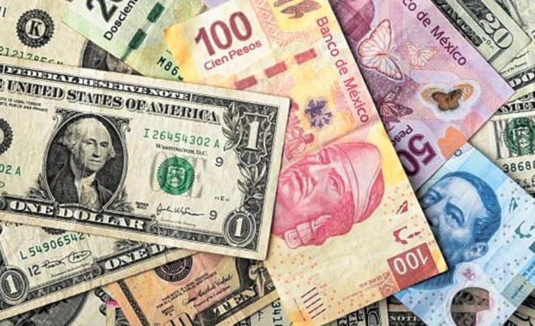 Peso se cotiza en 18.13 unidades frente al dólar