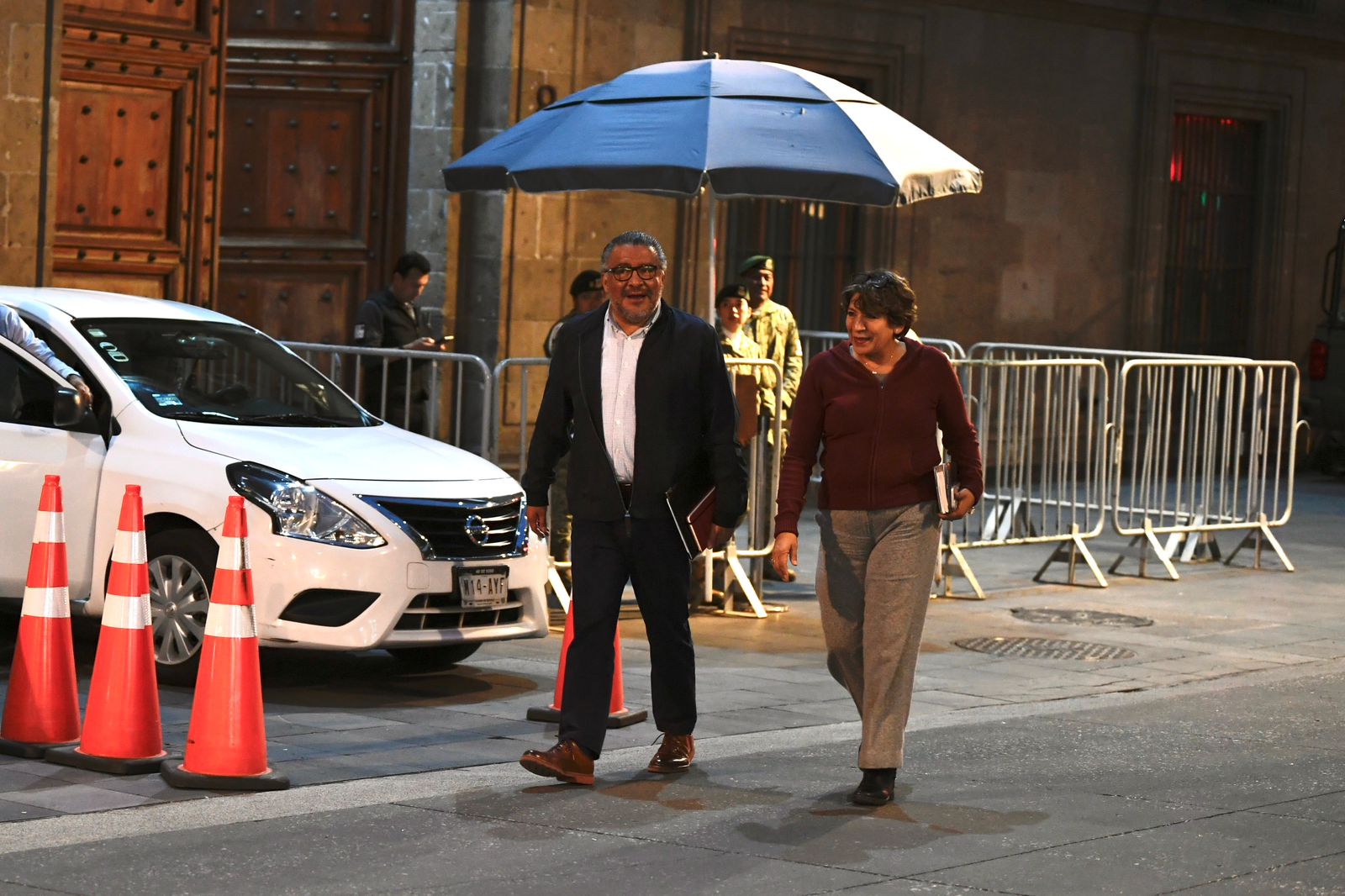 La Gobernadora Electa Delfina Gómez y Horacio Duarte asisten a reunión de trabajo a Palacio Nacional