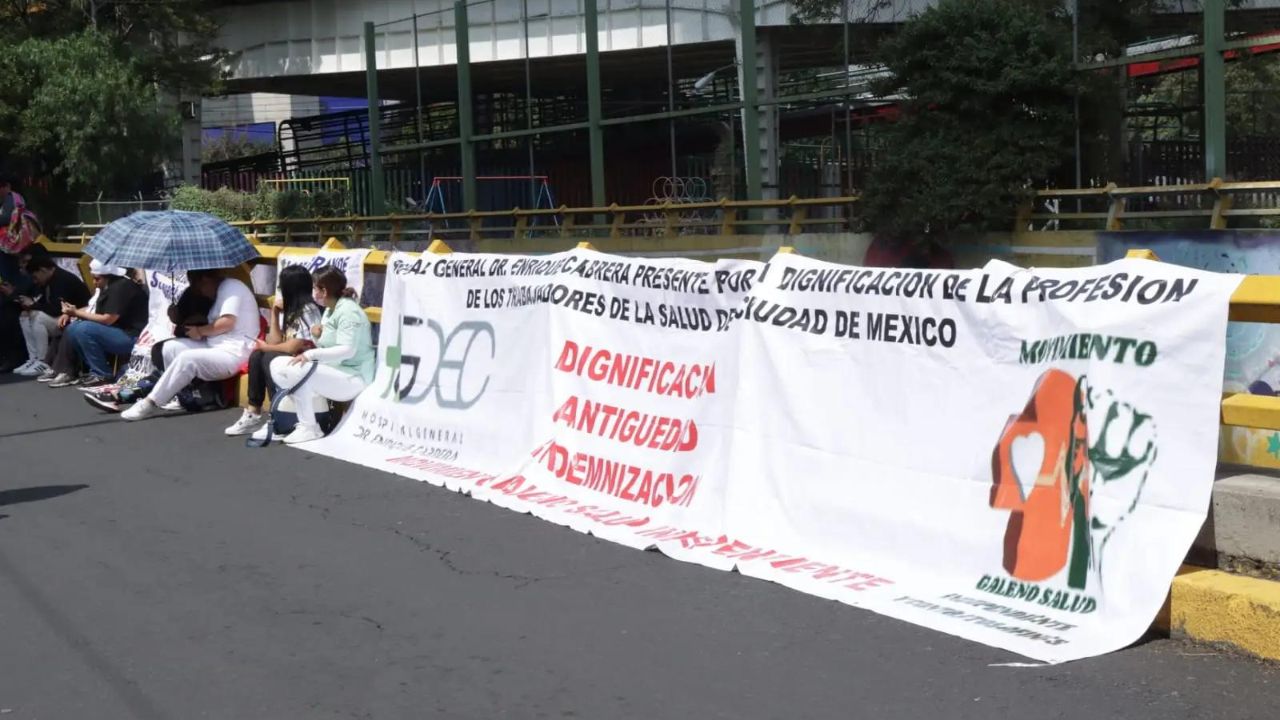 Representantes de hospitales en CDMX protestan frente a Sedesa