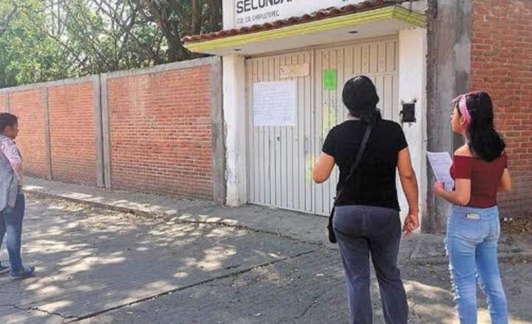 Estudiante de secundaria amenaza a sus companeros con una pistola en Morelos