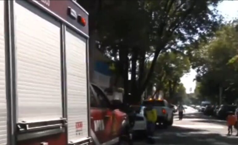 Evacuan a 80 alumnos de primaria por olor a gas en Coapa, Tlalpan