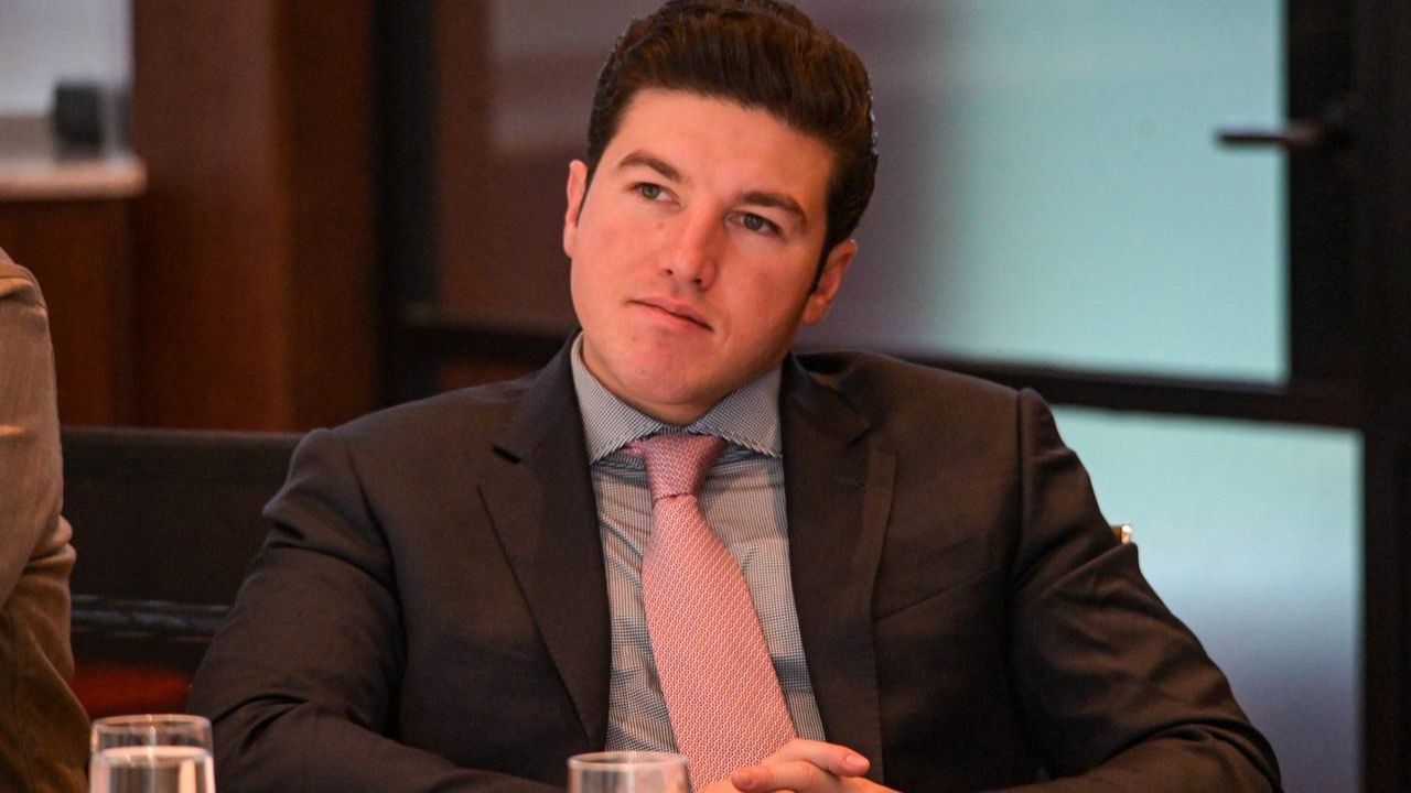 Samuel García pide a INE intervenir para que el Congreso resuelva su solicitud de licencia