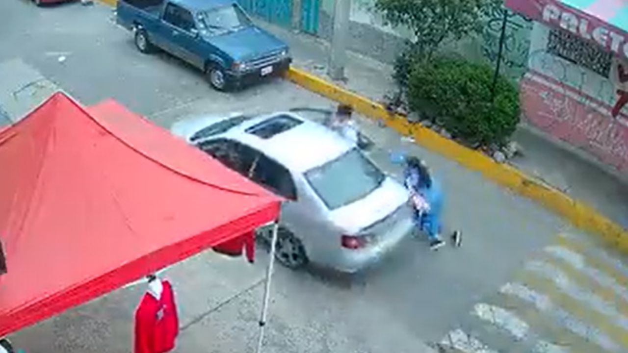 Secuestran a niña en calles de Naucalpan, Edomex