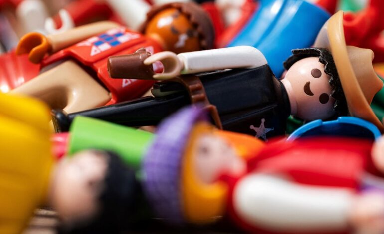 Fabricante de juguetes Playmobil recorta su plantilla un 17%