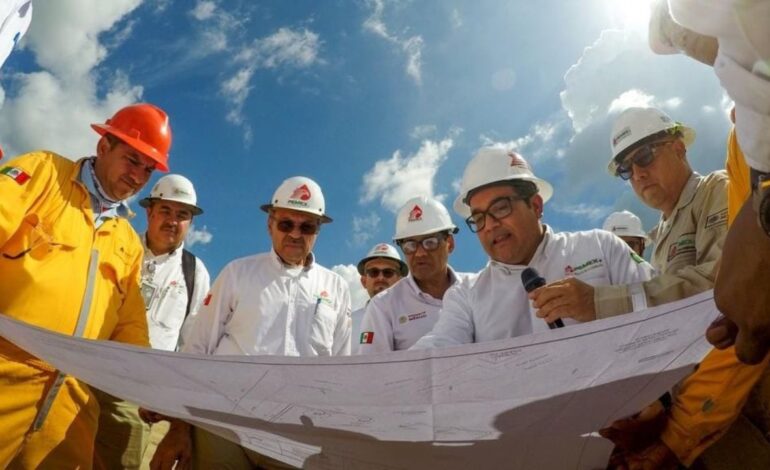 PEMEX supera ampliamente a empresas privadas en producción de hidrocarburos