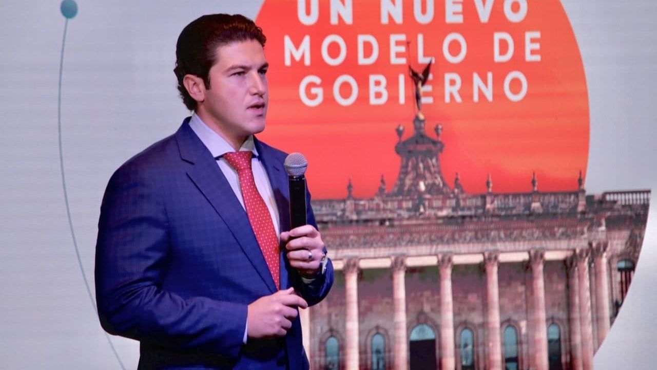 Dan 24 horas a Samuel García para aclarar su solicitud de licencia