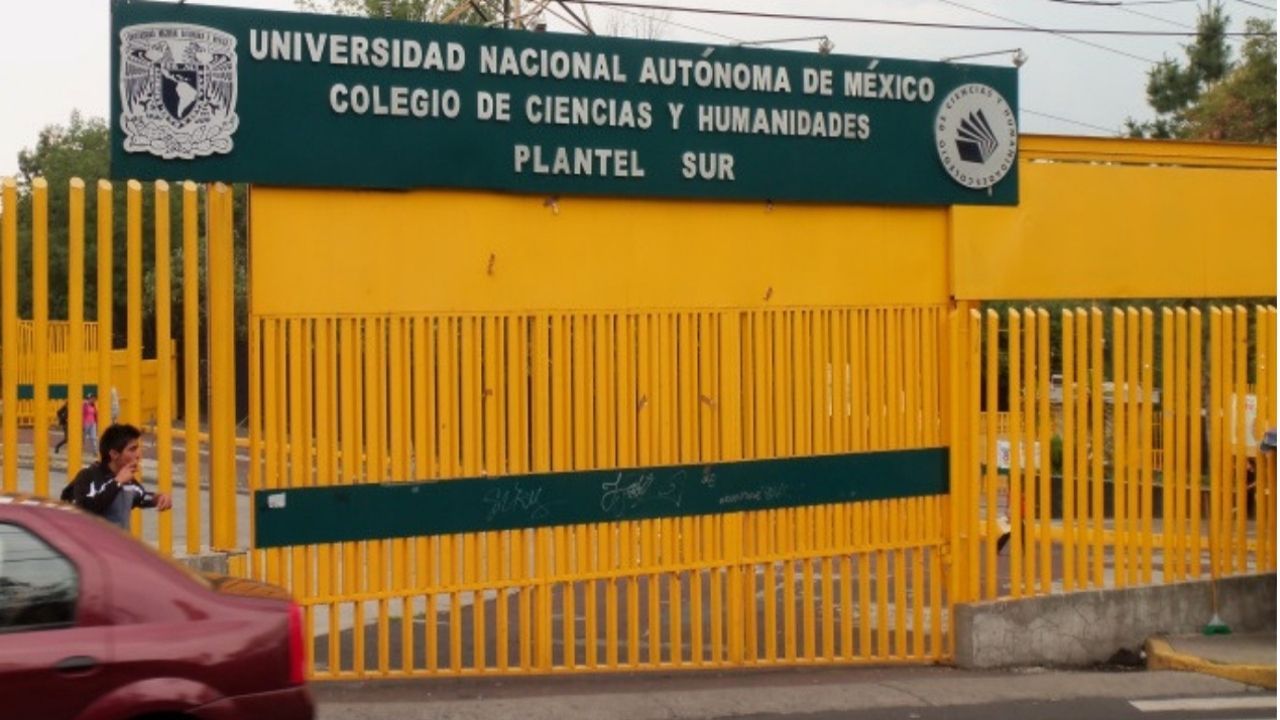 Toman dirección de CCH Sur y vandalizan instalaciones