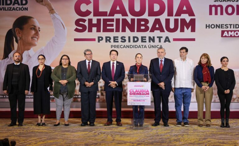 Presenta Claudia Sheinbaum a su equipo de precampana