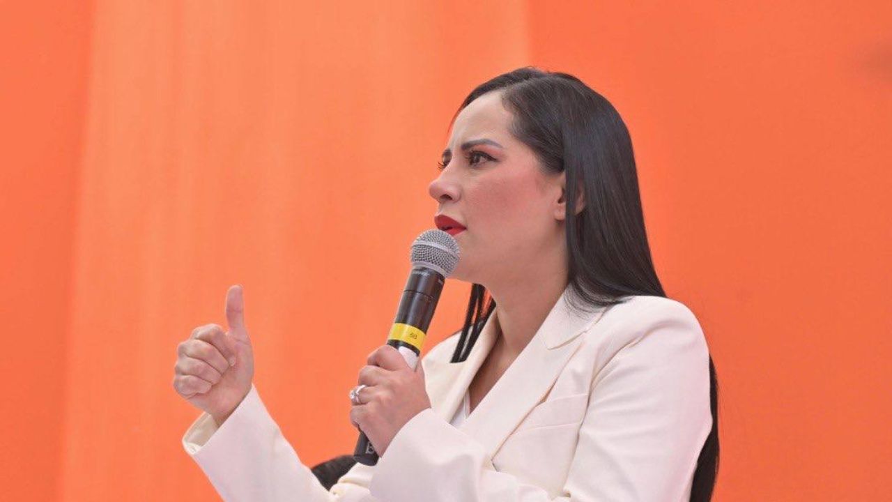 Sandra Cuevas pide licencia definitiva para buscar la senaduría con MC