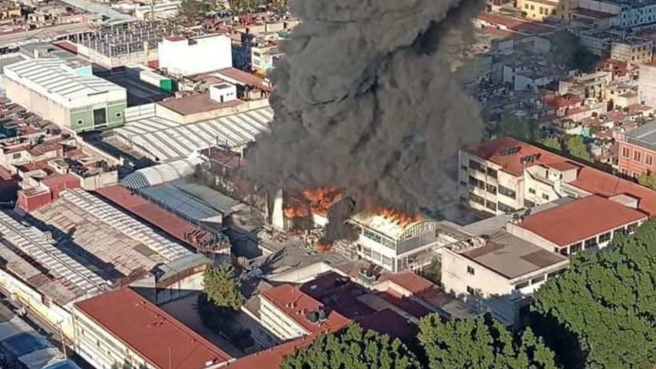 Ofrecen préstamos a afectados del incendio en bodega del Centro