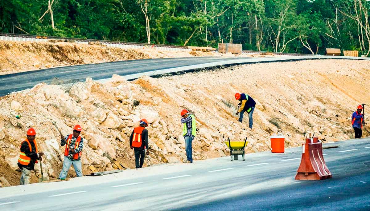 López Obrador supervisa Tren Maya e informa avances en Acapulco