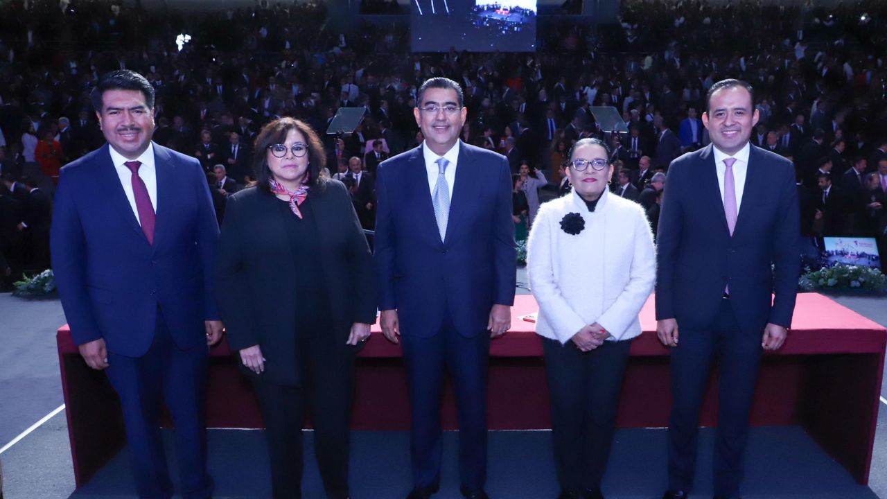 Rosa Icela Rodríguez asiste al informe de Sergio Salomón en representación de AMLO