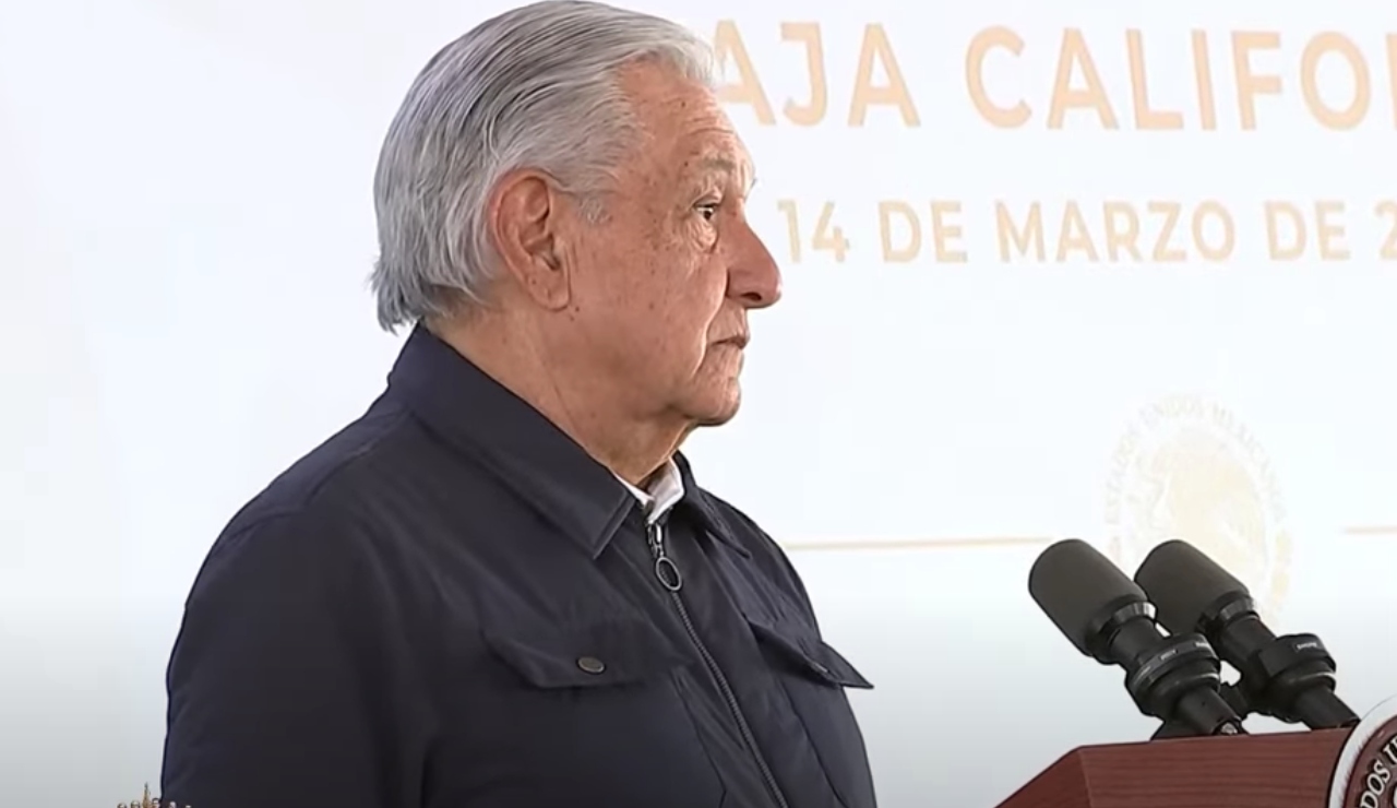 Molesta a AMLO que INE le ordene bajar entrevista de Canal Red; irá al TEPJF