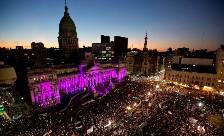 Gobierno de Milei ‘extingue’ el Ministerio de la Mujer en Argentina