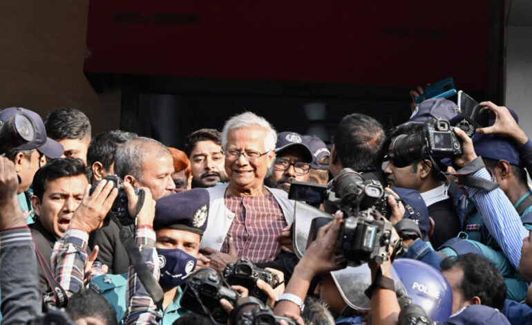 Premio Nobel de la Paz, Muhammad Yunus, es condenado a cárcel en Bangladés