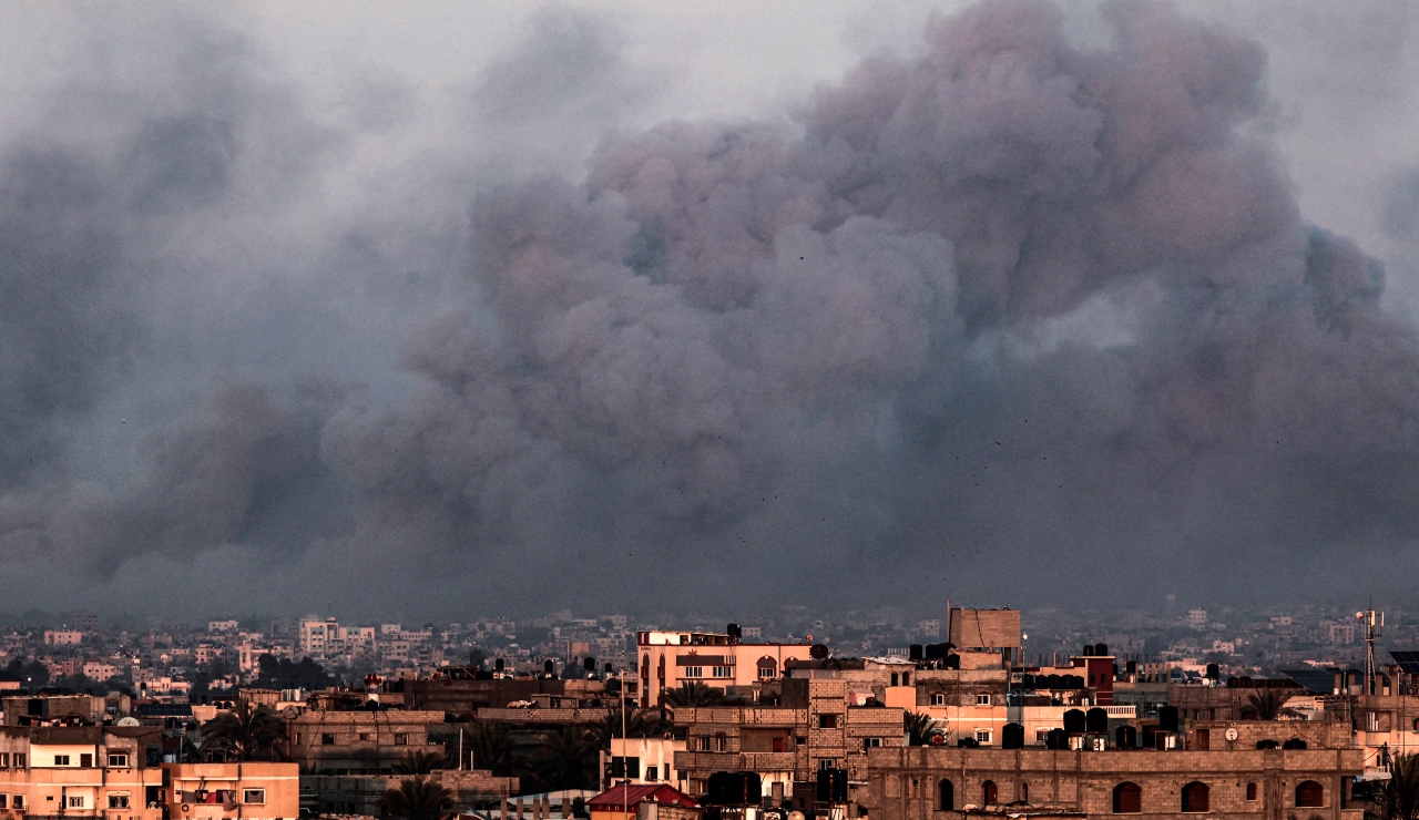 Israel ataca el sur de Gaza a pesar de su anuncio de retirada