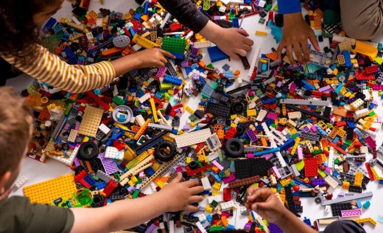 LEGO de la mano del comercio electrónico arrasa en 2023 dejando por debajo a artículos de Barbie