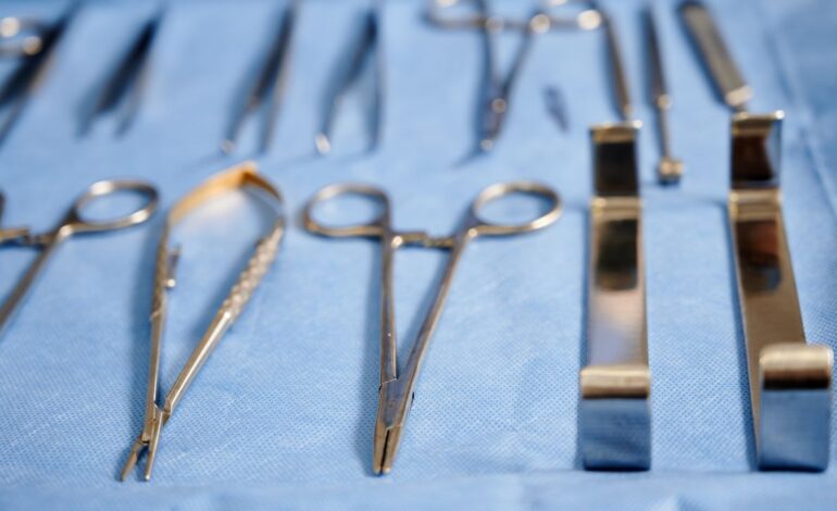 Senado alista reforma para regular clínicas “patito” que ofrecen cirugías estéticas