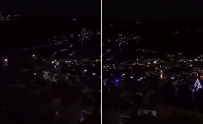 Habitantes de Taxco iluminan la noche para exigir seguridad