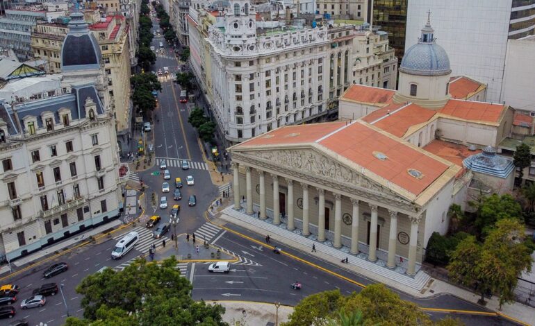 En Argentina, la Iglesia Católica deja de recibir apoyos económicos del gobierno