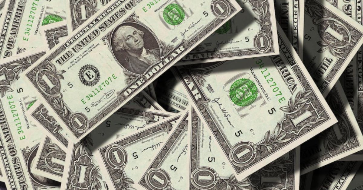 Se vende el Dólar en 16.58 pesos