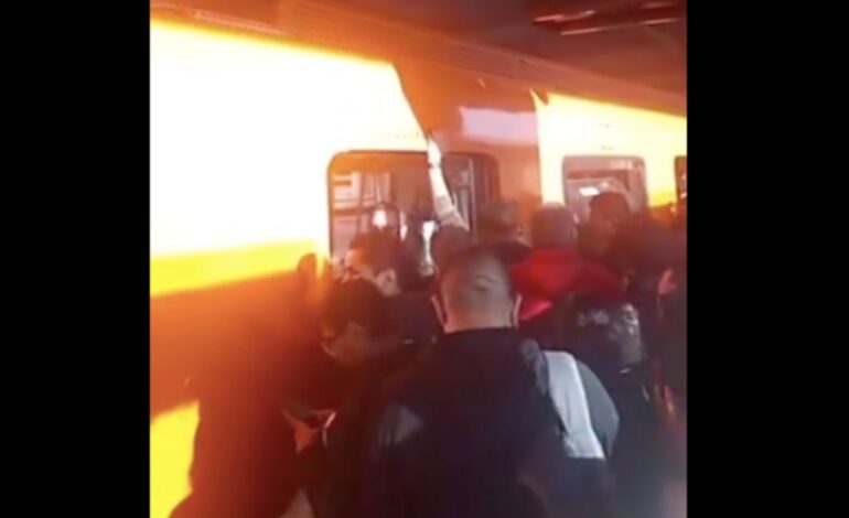 Caos en líneas 3 y 12 del Metro por fallas en trenes