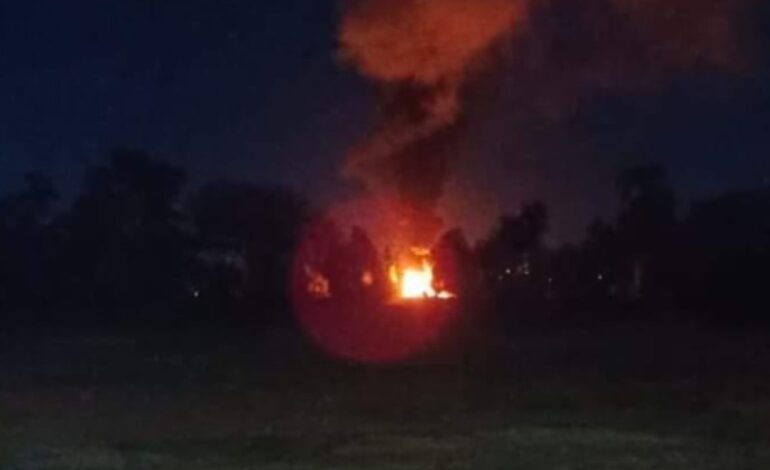 Registran explosion de camioneta de huachicoleros en Hidalgo