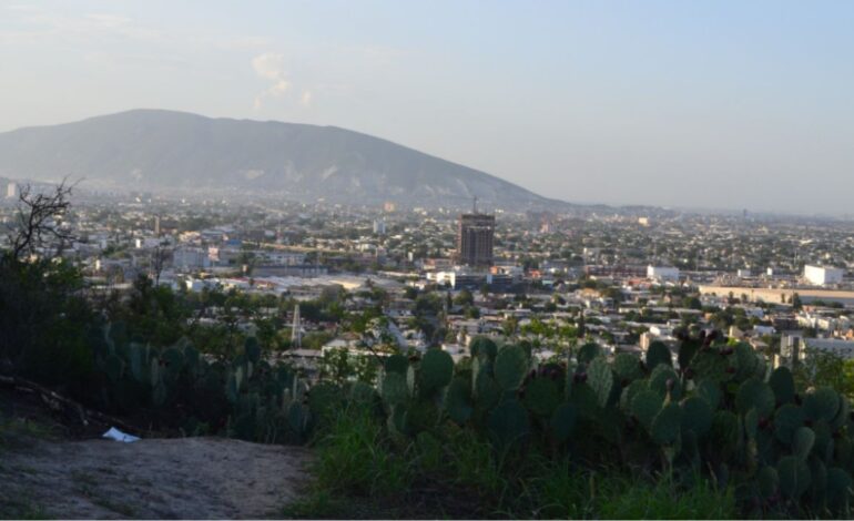 Rescatan a senderistas en el Cerro de Topo Chico en Nuevo Leon