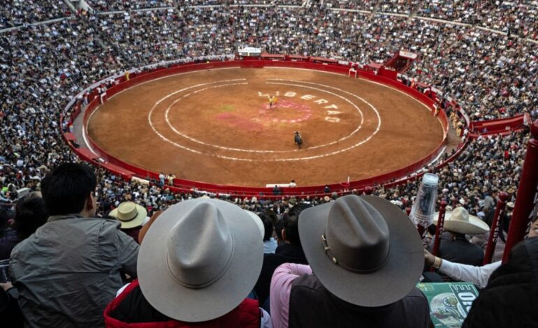 admiten queja de plaza mexico contra suspension de corridas de toros