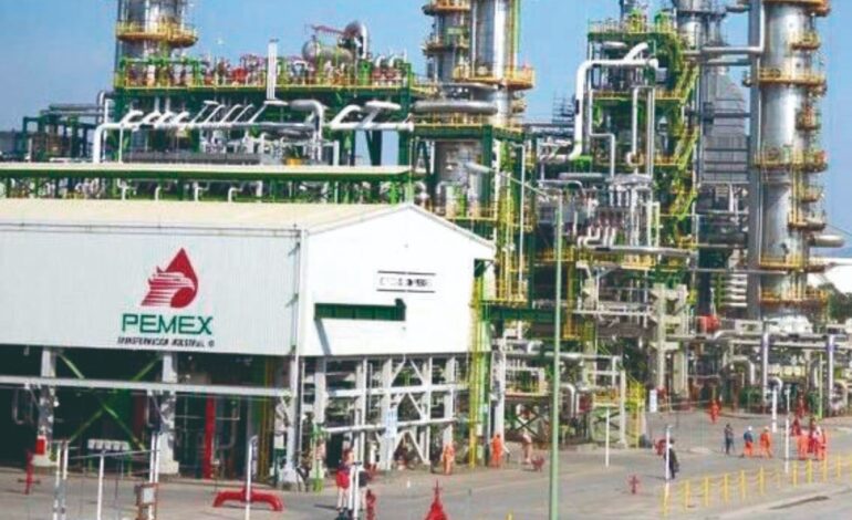 Incidente en refinería de Pemex en Tula deja 4 lesionados