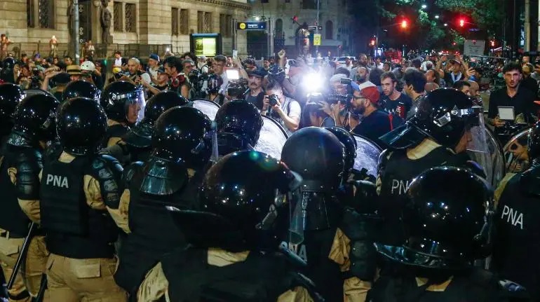 protestas contra ley omnibus argentinaOK