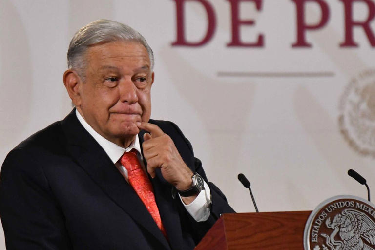 Hay dos mexicanos desaparecidos tras desplome de puente en Baltimore: López Obrador