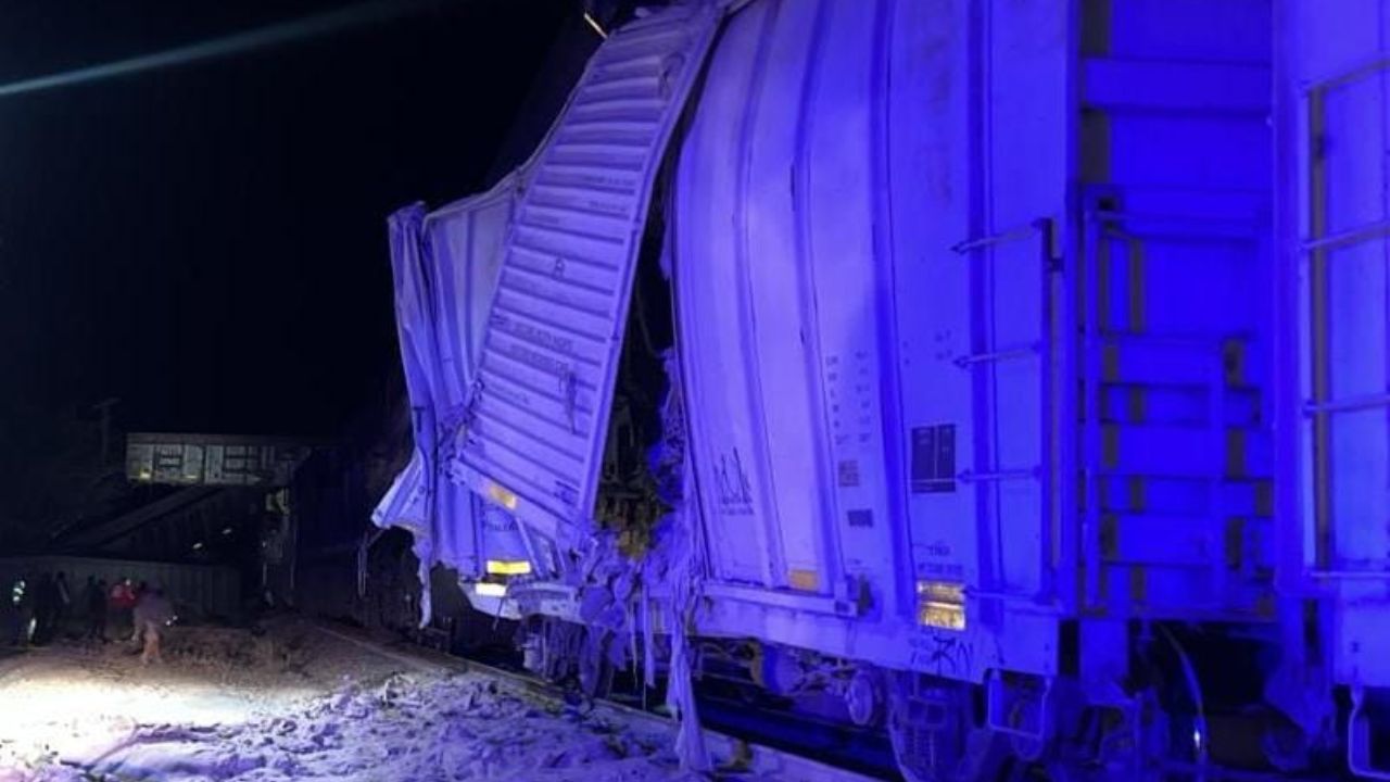 Dos locomotoras chocan de frente en Jalisco; deja varios lesionados