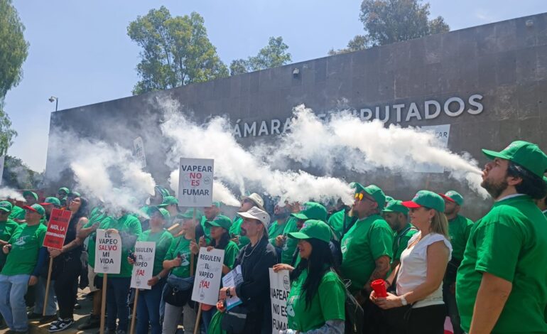 Entregan organizaciones a favor del vapeo cerca de 300 estudios cientificos a diputados federales