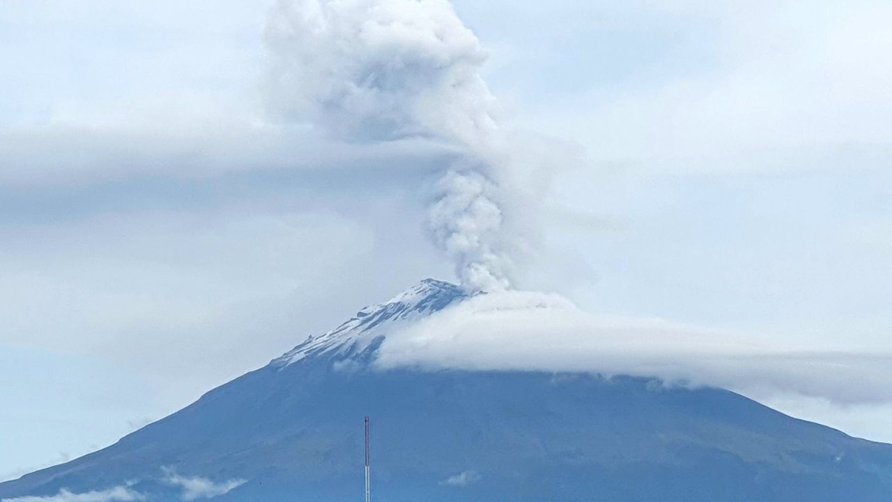 Popocatépetl registra más de 8 horas de tremor; ceniza afecta a Puebla