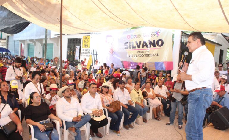Silvano gestionara apoyos para el crecimiento de Tuzantla como Diputado Federal scaled