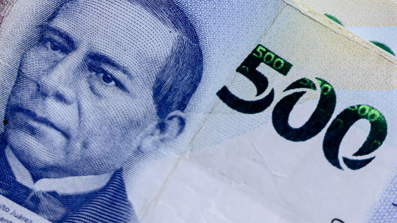 AMLO ‘tira aceite’ por fortaleza del peso y la baja inflación