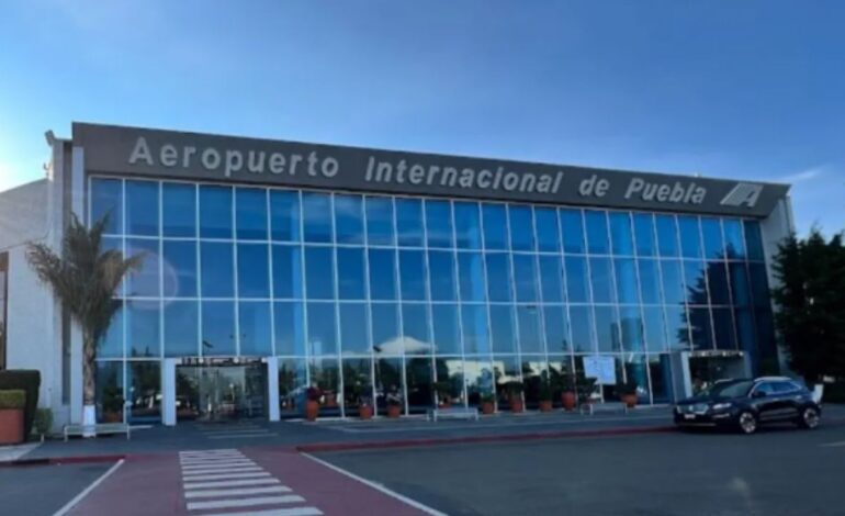 ceniza del popocatepetl paraliza nuevamente el aeropuerto de puebla