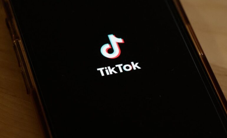 Italia multa a TikTok en 10 millones de euros por desproteger a menores