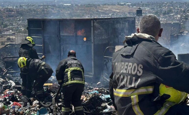 Se incendia recicladora en Cuautitlán Izcalli