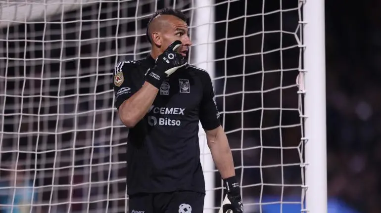 nahuel guzman tigres rayados laser