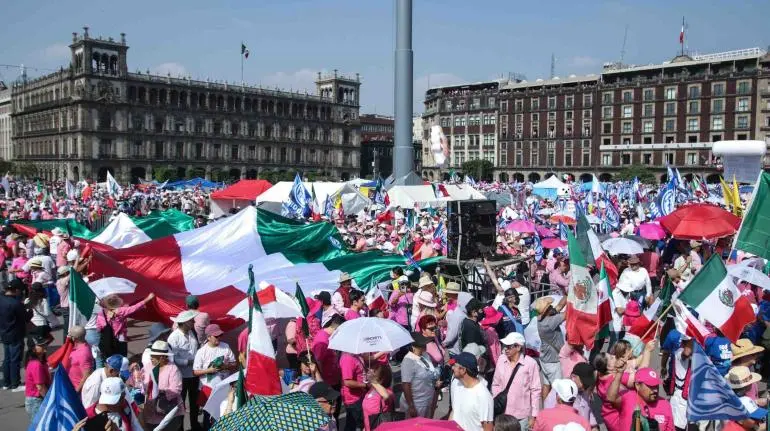 Hubo 95 mil personas reunidas en Zócalo por ‘Marea Rosa’: SSC