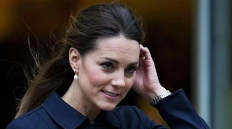 Kate Middleton se disculpa con la Guardia irlandesa por su ausencia en acto militar