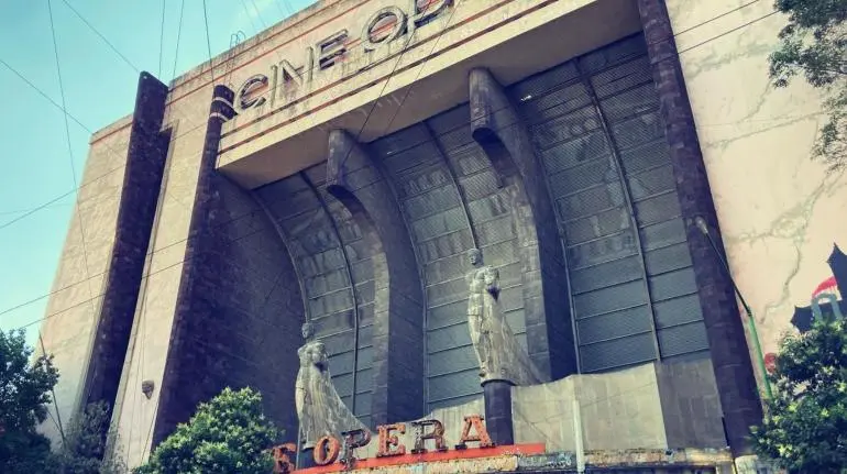 fachada cine opera
