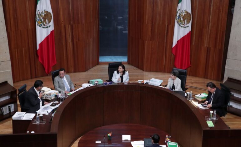 Liga AMLO decisión de juez sobre TEPJF con evitar mayoría calificada de Morena