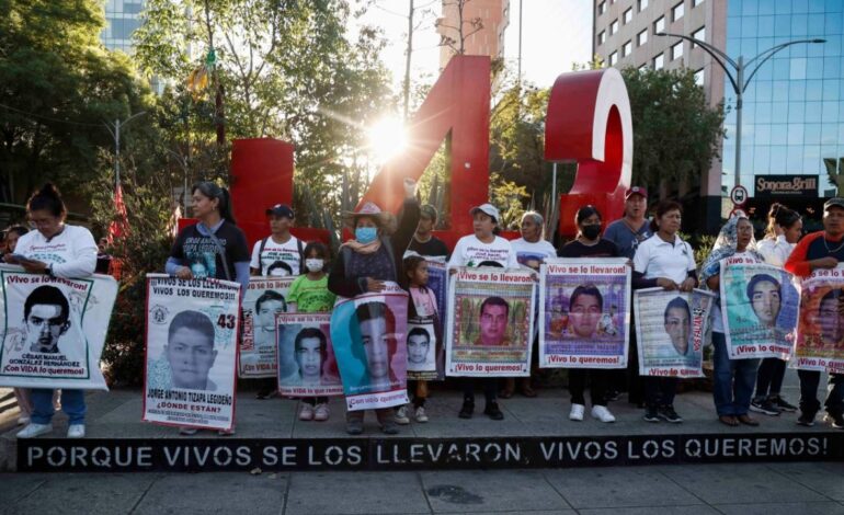 amlo confirma que el 3 de junio se reunira con padres de los 43 desaparecidos de ayotzinapa 1