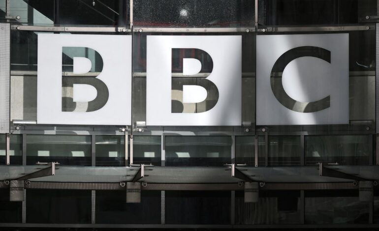bbc preve suprimir 500 puestos de trabajo en los proximos dos anos