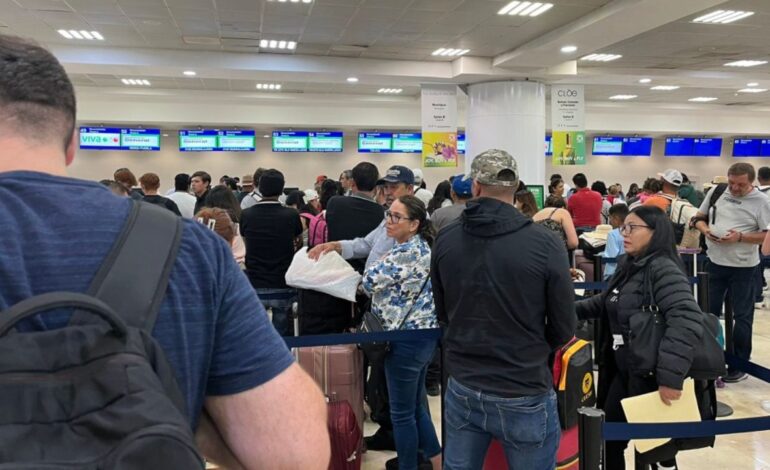 Caos en aeropuertos de México por fallo en sistemas de Microsoft