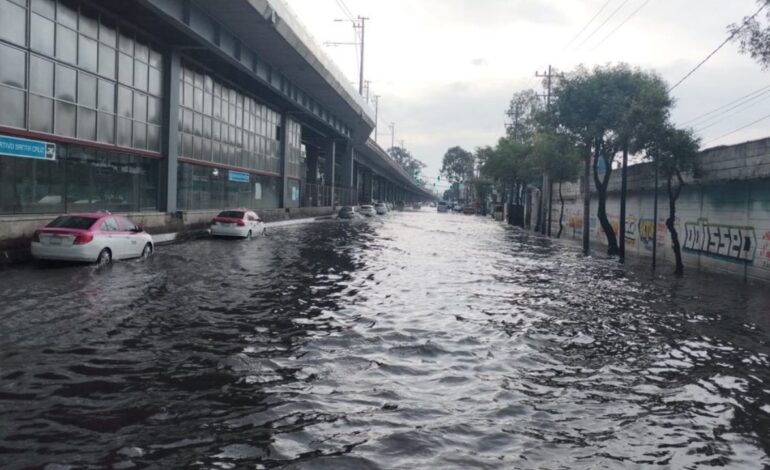 Bomberos de la CDMX atienden múltiples inundaciones tras lluvias intensas